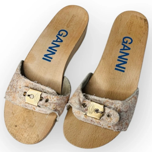 Ganni Shoes - GANNI x Dr. Scholl's Beige Floral Clogs Size 9 Adjustable Buckle Retro Style